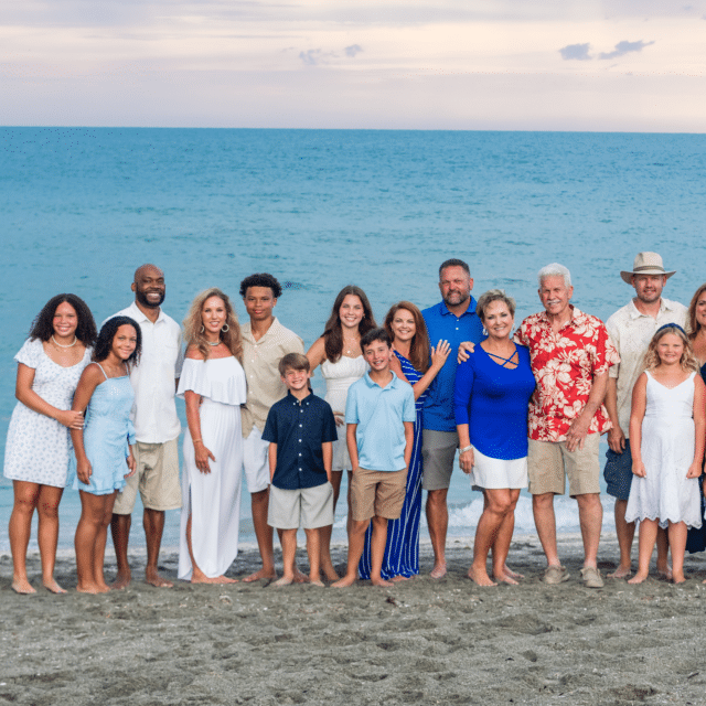 siesta key beach photographer captures extended family beach portrait in turtle beach